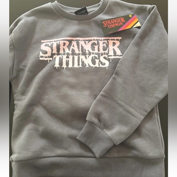 Netflix Stranger Things Sweater girls size 8-9 years old - Picture 1 of 4